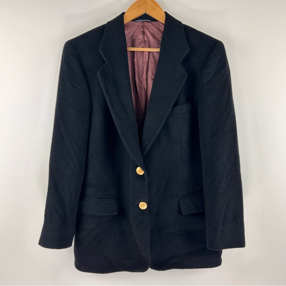 Pietrafesa Studio 121 Women’s Black Camel Hair Two Button Blazer. Size 10